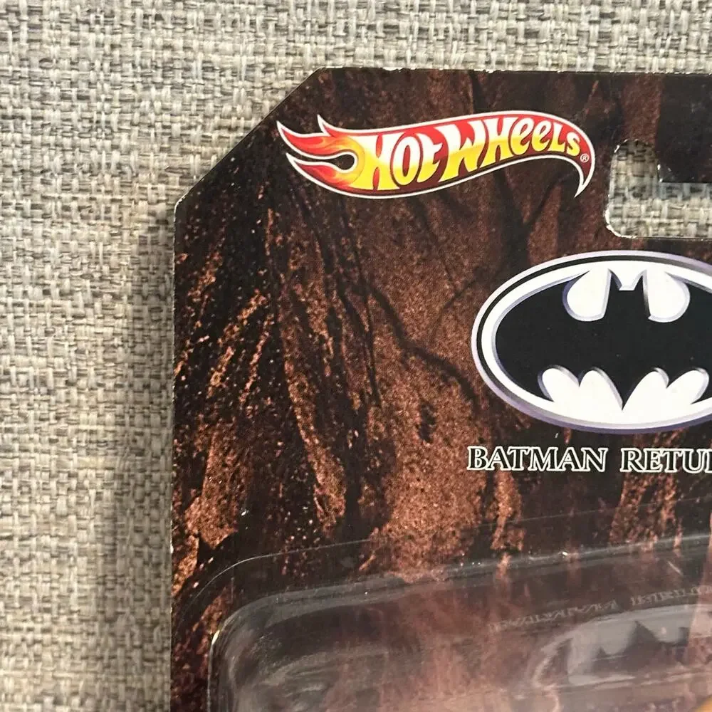 Hot Wheels The Penguin Duck Batman Returns WB 2011 DC Batman New on Card
